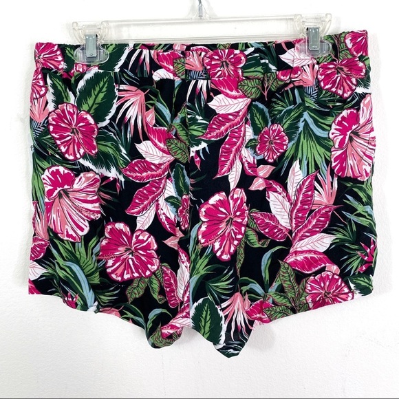 Tilly's Full Circle Trends Floral Pull-on Shorts L - Picture 3 of 4